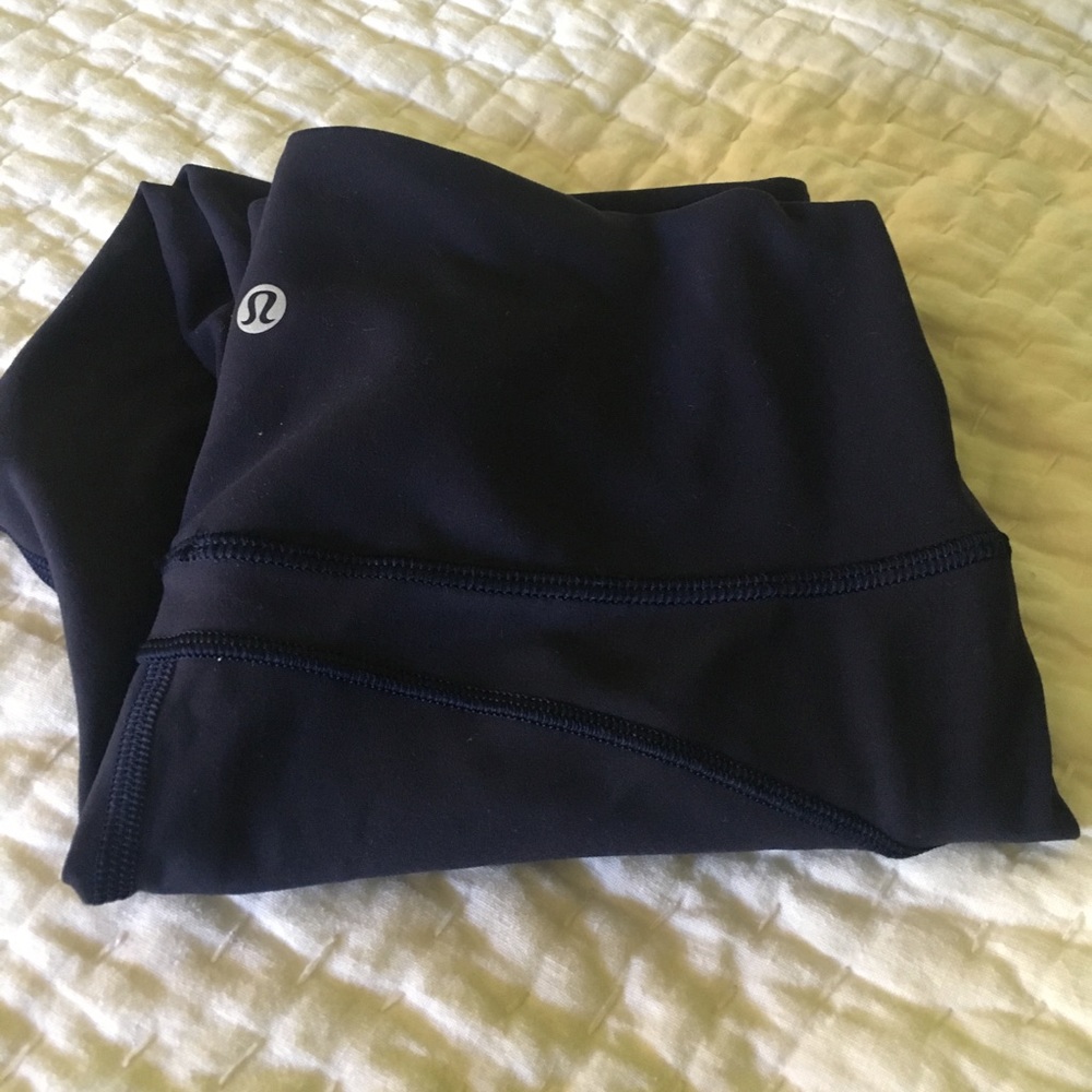 Lululemon in movement crop